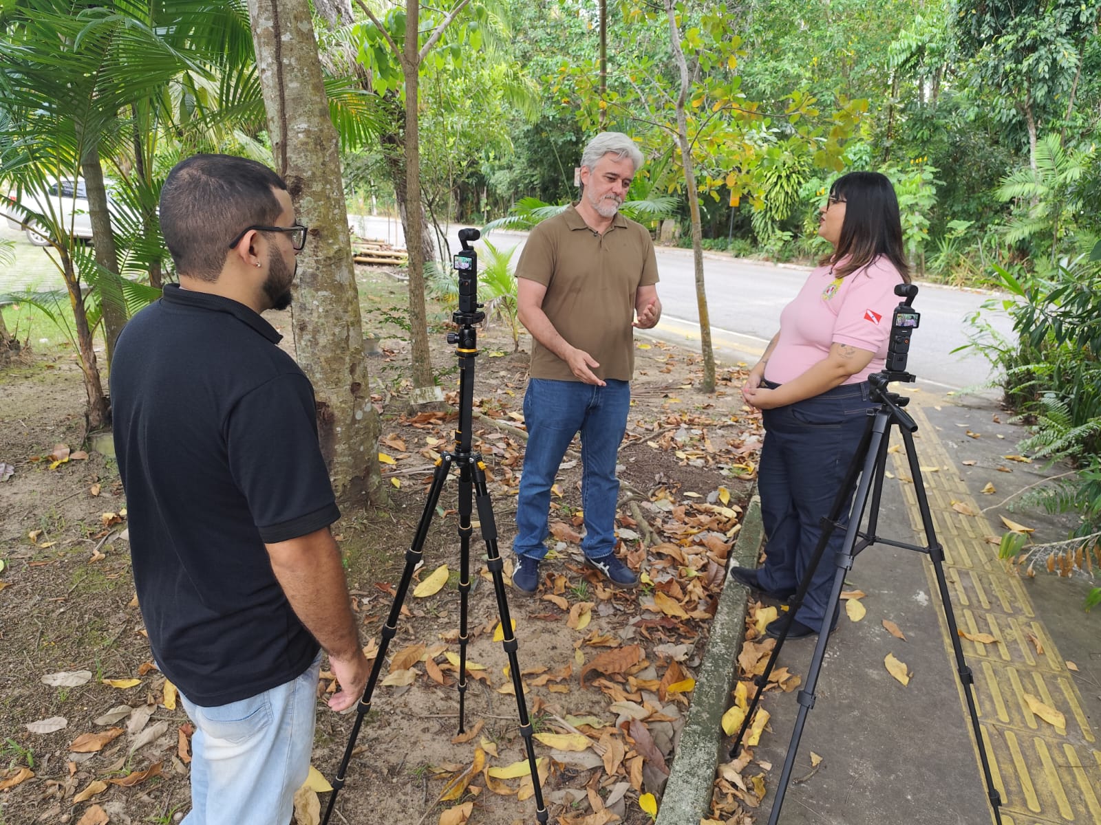 Gravação externa de entrevista com equipe RTR